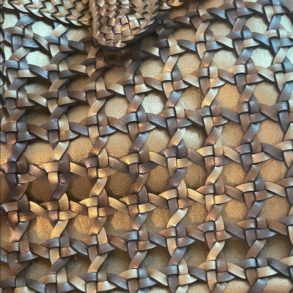 v i n t a g e :: 
 Elegant Gold Woven Handbag rare - Picture 2 of 5